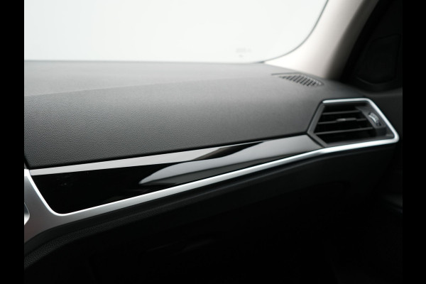 BMW 3 Serie Touring 330e Sportline Plug In Hybrid PHEV | Trekhaak af Fabriek | Adaptive Cruise Control | 360 Camera |Head Up | Sportstoelen Verwarmd | Carplay | Keyless | Virtual | BLIS | Navi Full Map |