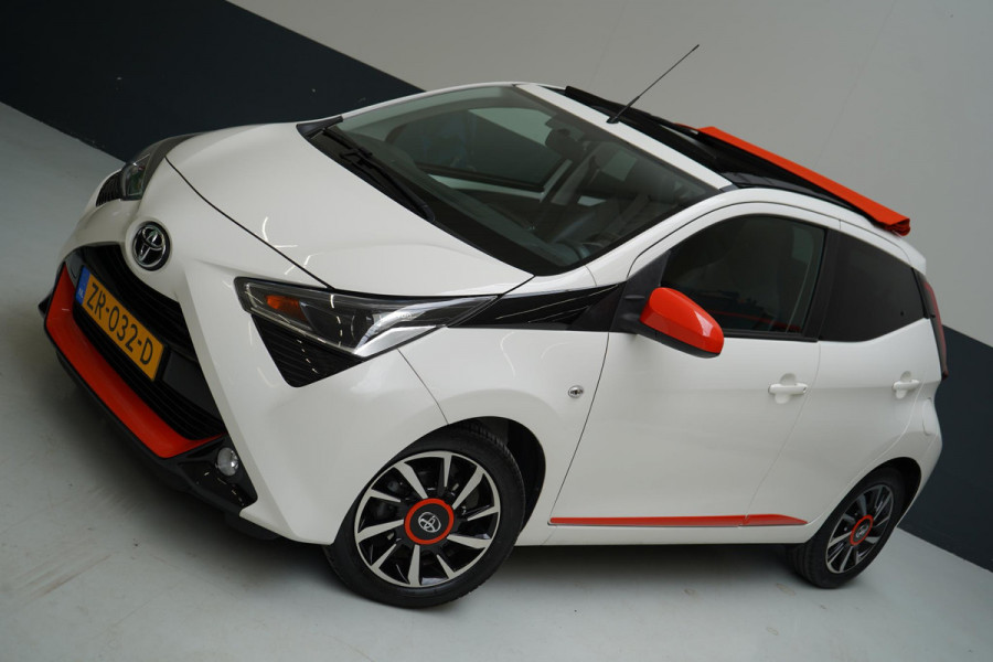 Toyota Aygo 1.0 VVT-i x-otic Automaat | Cabriodak | Airconditioning | Lm velgen | Achteruitrijcamera