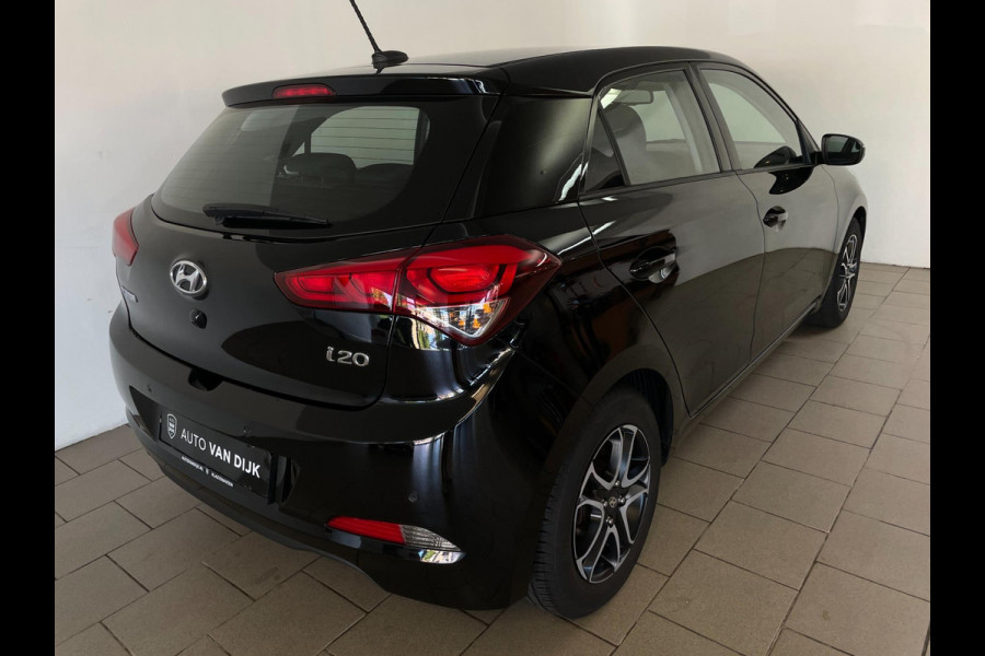 Hyundai i20 1.0 T-GDI Comfort AIRCO NAVI CRUISE MULTI STUUR ELEK RAMEN CENT VERG PDC ZWARTE VELGEN ZEER NETTE AUTO