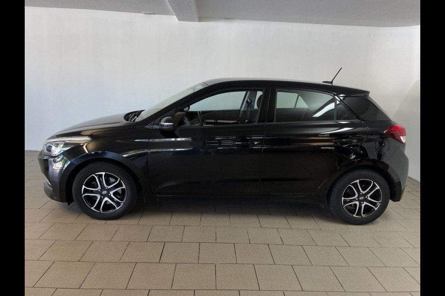 Hyundai i20 1.0 T-GDI Comfort AIRCO NAVI CRUISE MULTI STUUR ELEK RAMEN CENT VERG PDC ZWARTE VELGEN ZEER NETTE AUTO