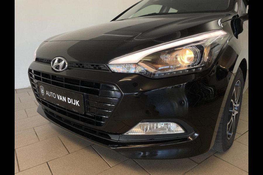Hyundai i20 1.0 T-GDI Comfort AIRCO NAVI CRUISE MULTI STUUR ELEK RAMEN CENT VERG PDC ZWARTE VELGEN ZEER NETTE AUTO
