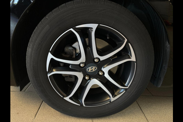 Hyundai i20 1.0 T-GDI Comfort AIRCO NAVI CRUISE MULTI STUUR ELEK RAMEN CENT VERG PDC ZWARTE VELGEN ZEER NETTE AUTO