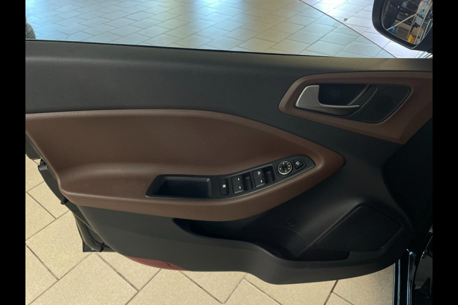Hyundai i20 1.0 T-GDI Comfort AIRCO NAVI CRUISE MULTI STUUR ELEK RAMEN CENT VERG PDC ZWARTE VELGEN ZEER NETTE AUTO