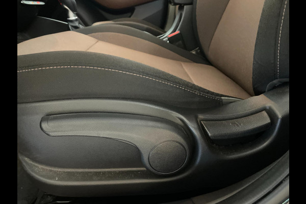 Hyundai i20 1.0 T-GDI Comfort AIRCO NAVI CRUISE MULTI STUUR ELEK RAMEN CENT VERG PDC ZWARTE VELGEN ZEER NETTE AUTO
