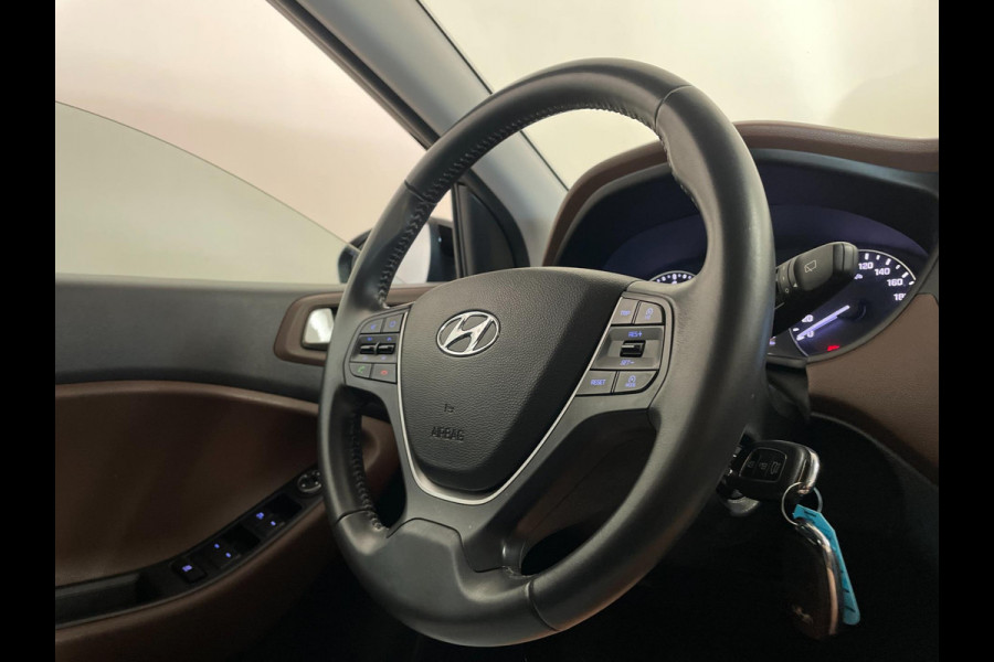 Hyundai i20 1.0 T-GDI Comfort AIRCO NAVI CRUISE MULTI STUUR ELEK RAMEN CENT VERG PDC ZWARTE VELGEN ZEER NETTE AUTO