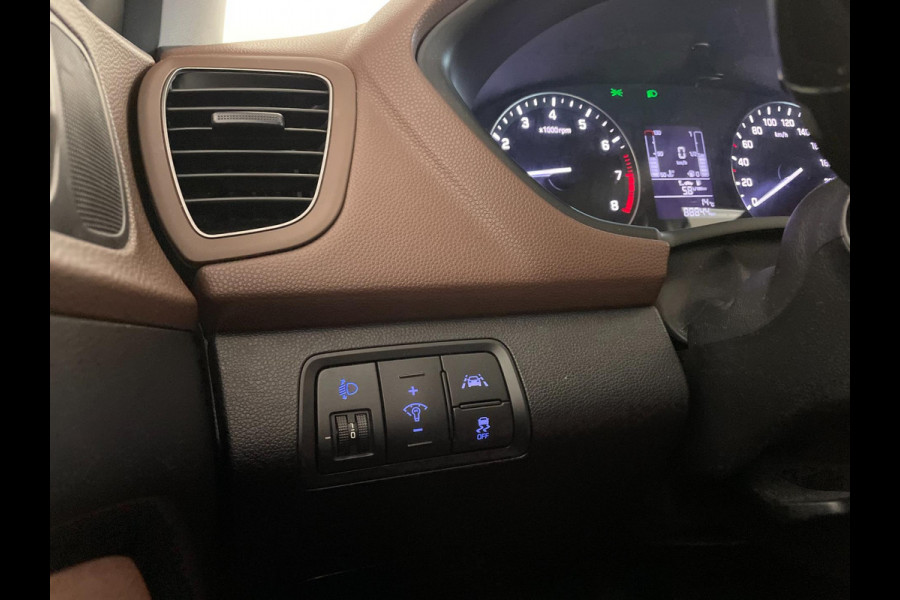 Hyundai i20 1.0 T-GDI Comfort AIRCO NAVI CRUISE MULTI STUUR ELEK RAMEN CENT VERG PDC ZWARTE VELGEN ZEER NETTE AUTO