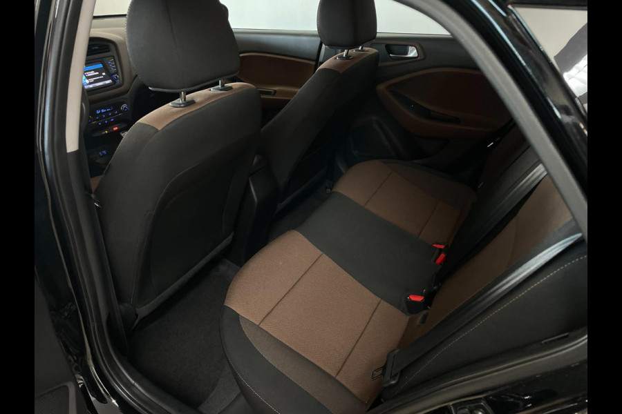 Hyundai i20 1.0 T-GDI Comfort AIRCO NAVI CRUISE MULTI STUUR ELEK RAMEN CENT VERG PDC ZWARTE VELGEN ZEER NETTE AUTO