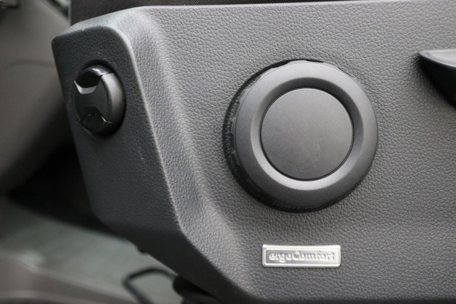 MAN TGE 35 2.0 TDI L3H3 (L2H2) 3-Zits, Apple Carplay, Cruise, Airco, PDC, Trekhaak