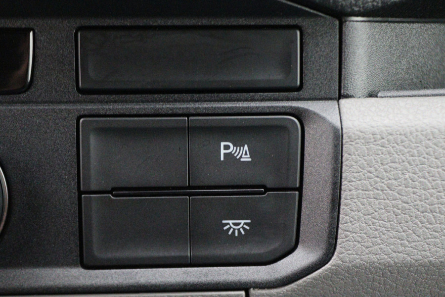 MAN TGE 35 2.0 TDI L3H3 (L2H2) 3-Zits, Apple Carplay, Cruise, Airco, PDC, Trekhaak