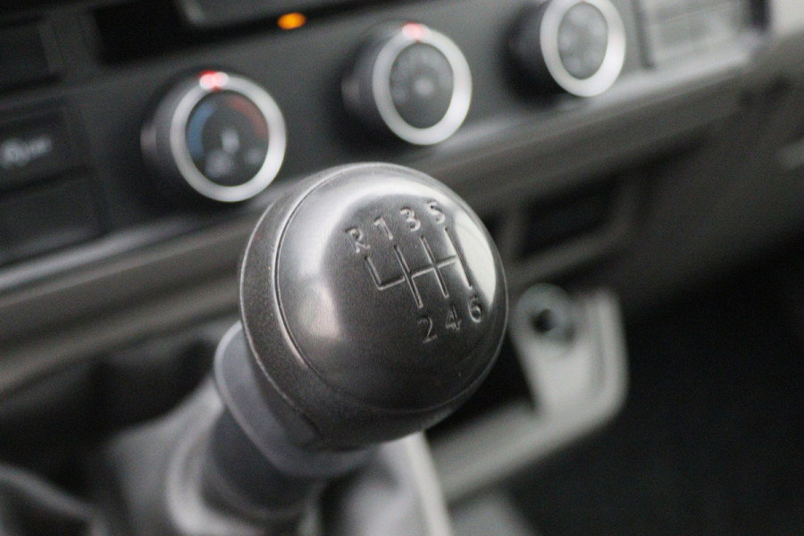 MAN TGE 35 2.0 TDI L3H3 (L2H2) 3-Zits, Apple Carplay, Cruise, Airco, PDC, Trekhaak