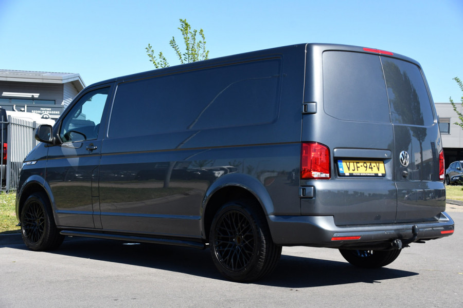 Volkswagen Transporter 2.0 TDI L2H1 30 Bulli Virtual, Adaptieve Cruise, Camera, 150PK, Carplay, Multimedia, Trekhaak, Uniek!