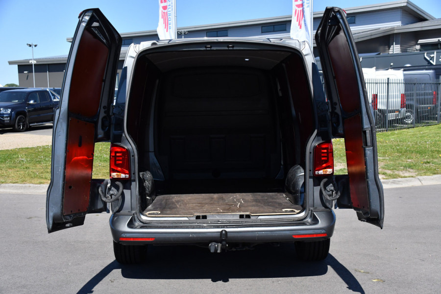 Volkswagen Transporter 2.0 TDI L2H1 30 Bulli Virtual, Adaptieve Cruise, Camera, 150PK, Carplay, Multimedia, Trekhaak, Uniek!