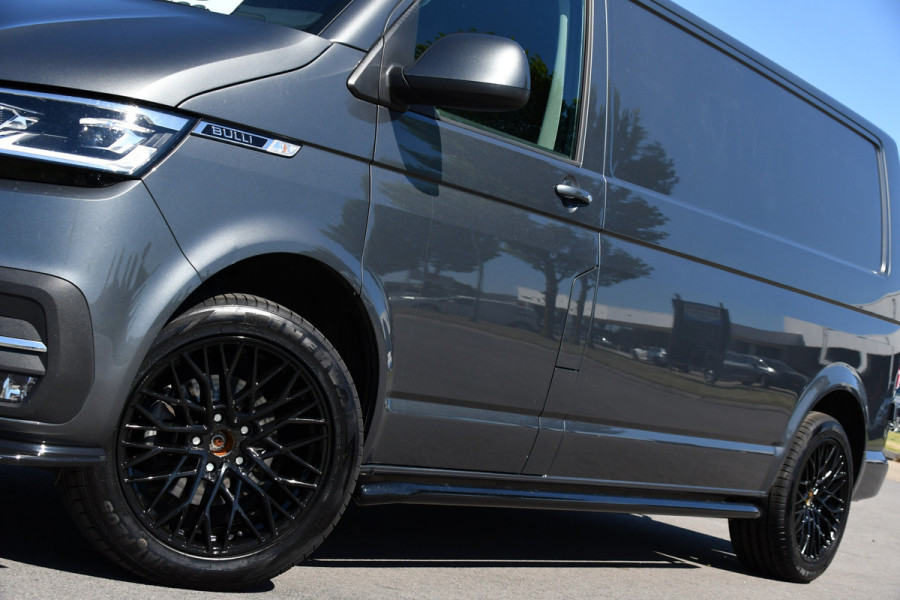 Volkswagen Transporter 2.0 TDI L2H1 30 Bulli Virtual, Adaptieve Cruise, Camera, 150PK, Carplay, Multimedia, Trekhaak, Uniek!