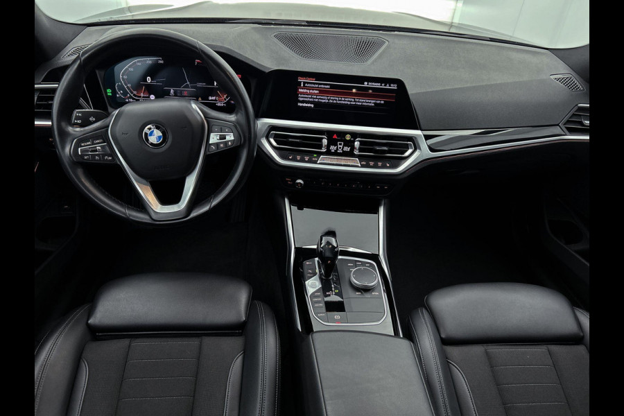 BMW 3 Serie Touring 330i Introduction Executive Edition SPORT LINE (NL-auto, Dealer OnderH, Trekhaak, Navi Pro, PDC V+A, Etc)