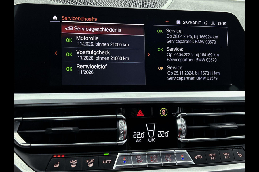 BMW 3 Serie Touring 330i Introduction Executive Edition SPORT LINE (NL-auto, Dealer OnderH, Trekhaak, Navi Pro, PDC V+A, Etc)