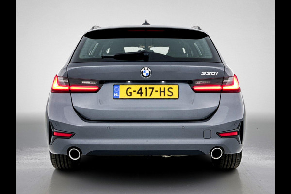 BMW 3 Serie Touring 330i Introduction Executive Edition SPORT LINE (NL-auto, Dealer OnderH, Trekhaak, Navi Pro, PDC V+A, Etc)
