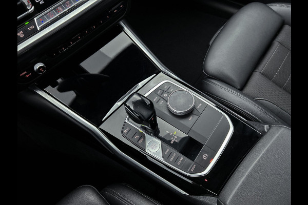 BMW 3 Serie Touring 330i Introduction Executive Edition SPORT LINE (NL-auto, Dealer OnderH, Trekhaak, Navi Pro, PDC V+A, Etc)