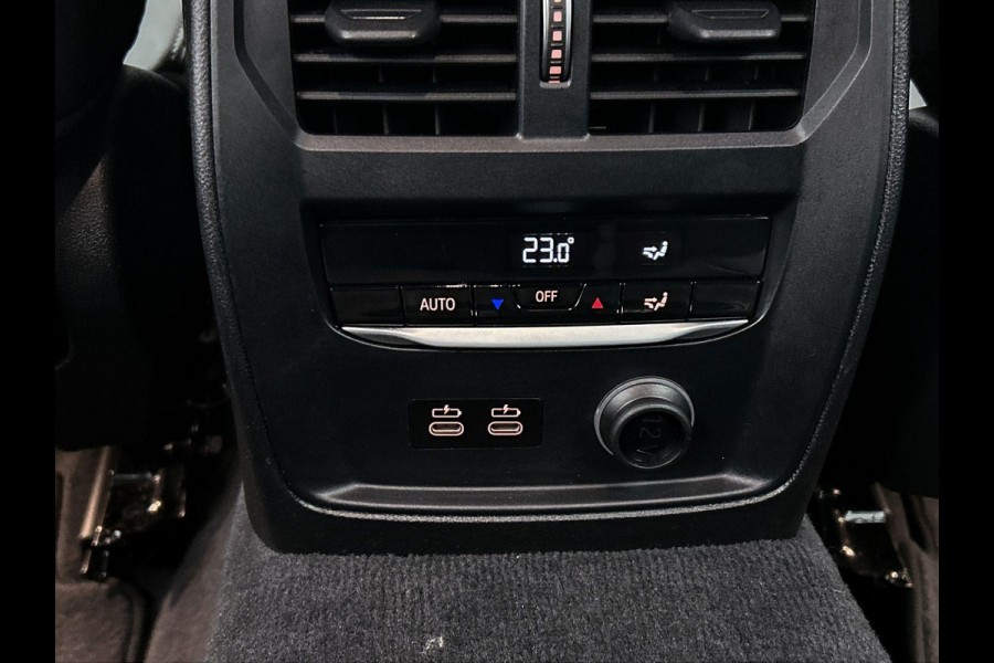BMW 3 Serie Touring 330i Introduction Executive Edition SPORT LINE (NL-auto, Dealer OnderH, Trekhaak, Navi Pro, PDC V+A, Etc)