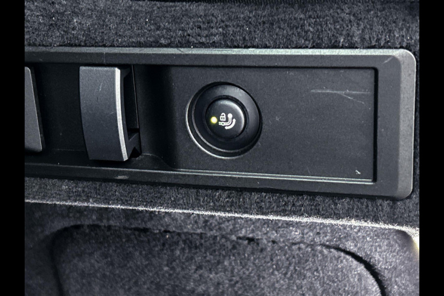 BMW 3 Serie Touring 330i Introduction Executive Edition SPORT LINE (NL-auto, Dealer OnderH, Trekhaak, Navi Pro, PDC V+A, Etc)