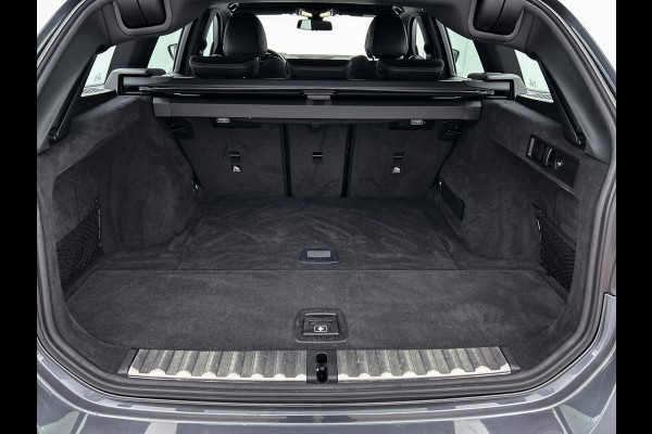 BMW 3 Serie Touring 330i Introduction Executive Edition SPORT LINE (NL-auto, Dealer OnderH, Trekhaak, Navi Pro, PDC V+A, Etc)