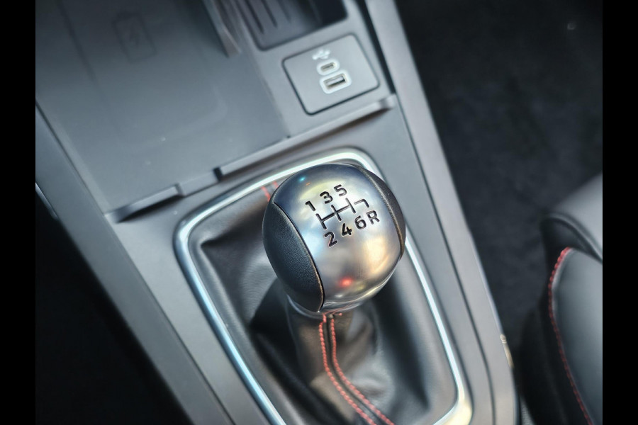 Ford Puma 1.0 EcoBoost Hybrid ST-Line X 125 pk | Direct leverbaar | Winter Pack | Driver Assistance Pack | Panoramadak