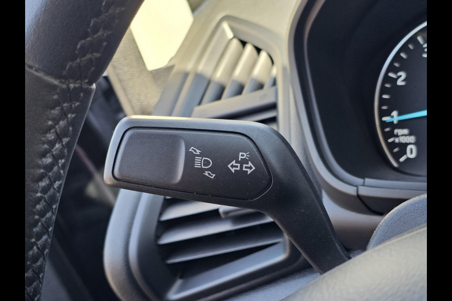 Ford EcoSport 1.0 EcoBoost Trend Ultimate 125 pk | Trekhaak | Navigatie | Achteruitrijcamera | PDC | Cruise control |Hoge instap | Nette auto!