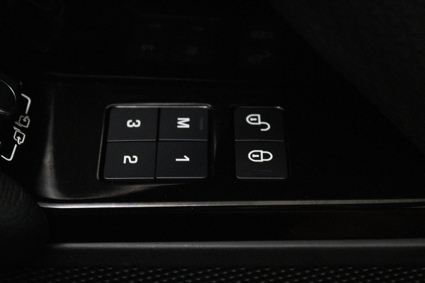 Land Rover Range Rover Velar 2.0 I4 AWD SE (PANORAMADAK, PARKEERSENSOREN, TREKHAAK, ELEKTR STOELEN, STUUR/ STOELVERWARMING)