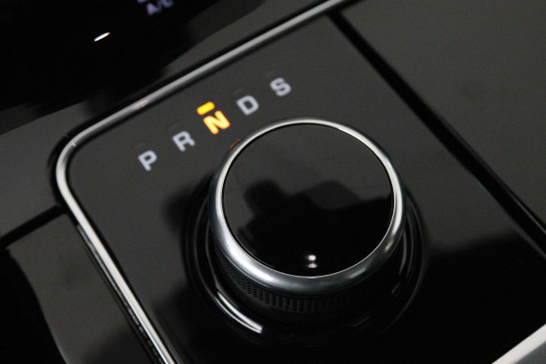 Land Rover Range Rover Velar 2.0 I4 AWD SE (PANORAMADAK, PARKEERSENSOREN, TREKHAAK, ELEKTR STOELEN, STUUR/ STOELVERWARMING)