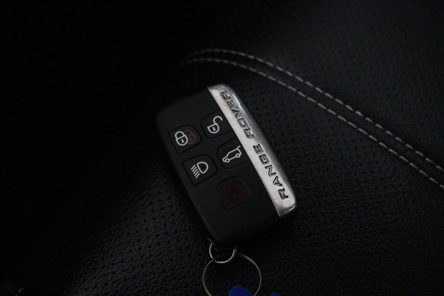 Land Rover Range Rover Velar 2.0 I4 AWD SE (PANORAMADAK, PARKEERSENSOREN, TREKHAAK, ELEKTR STOELEN, STUUR/ STOELVERWARMING)