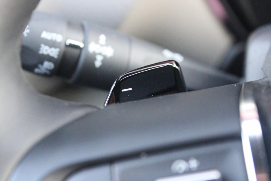 Citroën C5 X 1.6 Plug-in Hybrid 225PK MAX | NAVIGATIE | ELEKTRISCH BEDIENBARE VOORSTOELEN  MET GEHEUGENFUNCTIE | VOORSTOELEN VERWARMD | VOORSTOELEN GEVENTILEERD |LEDEREN BEKLEDING | MASSASGE STOELEN |  HEAD UP DISPLAY | ADAPTIVE CRUISE CONTROL | LED KOPLAMPEN | DRAADLOZE APPLE CARPLAY/ANDROID AUTO | 19" LICHTMETALEN VELGEN | ALL SEASON BANDEN | DRAADLOZE TELEFOONLADER | DAB+ RADIO