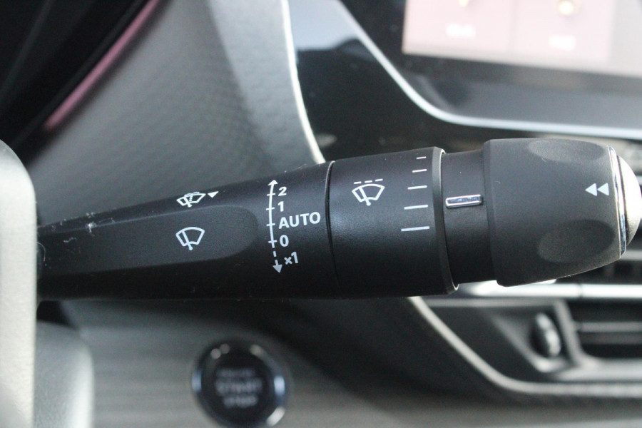 Citroën C5 X 1.6 Plug-in Hybrid 225PK MAX | NAVIGATIE | ELEKTRISCH BEDIENBARE VOORSTOELEN  MET GEHEUGENFUNCTIE | VOORSTOELEN VERWARMD | VOORSTOELEN GEVENTILEERD |LEDEREN BEKLEDING | MASSASGE STOELEN |  HEAD UP DISPLAY | ADAPTIVE CRUISE CONTROL | LED KOPLAMPEN | DRAADLOZE APPLE CARPLAY/ANDROID AUTO | 19" LICHTMETALEN VELGEN | ALL SEASON BANDEN | DRAADLOZE TELEFOONLADER | DAB+ RADIO