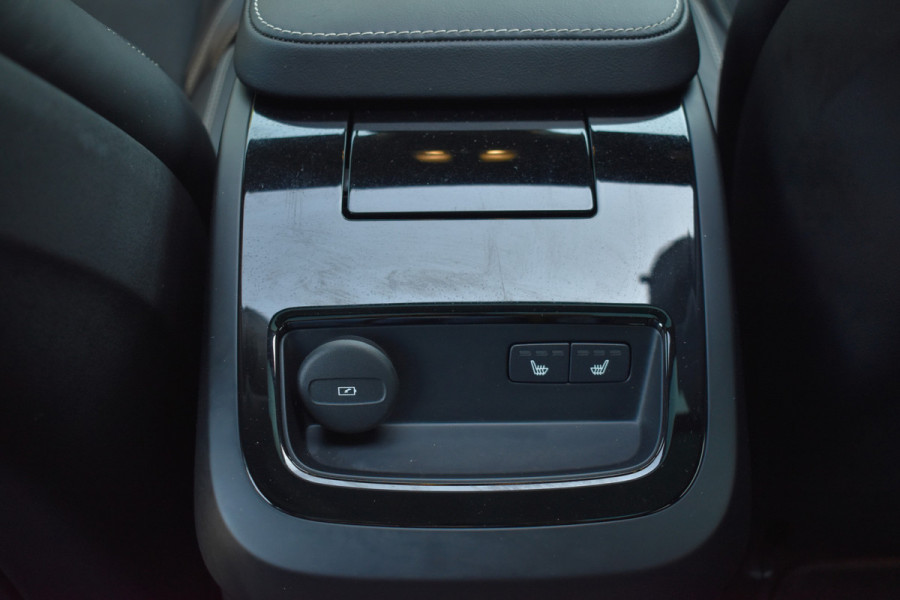 Volvo V90 T8 390PK AWD R-Design HUD | H&K | Trekhaak | Luchtvering | 360 camera | 19"LMV