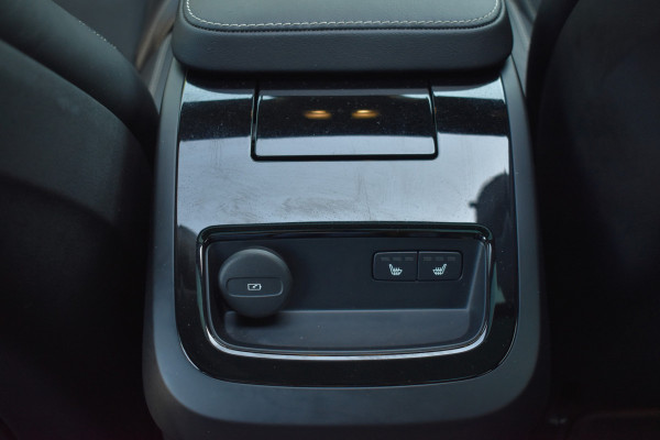 Volvo V90 T8 390PK AWD R-Design HUD | H&K | Trekhaak | Luchtvering | 360 camera | 19"LMV