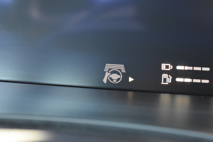 Volvo V90 T8 390PK AWD R-Design HUD | H&K | Trekhaak | Luchtvering | 360 camera | 19"LMV