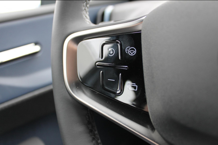 Volvo EX30 Single Motor Extended Range Plus 69 kWh Google services / Adaptieve cruise control / Blis / Parkeersensoren voor en achter met parkeercamera / Getinte ramen