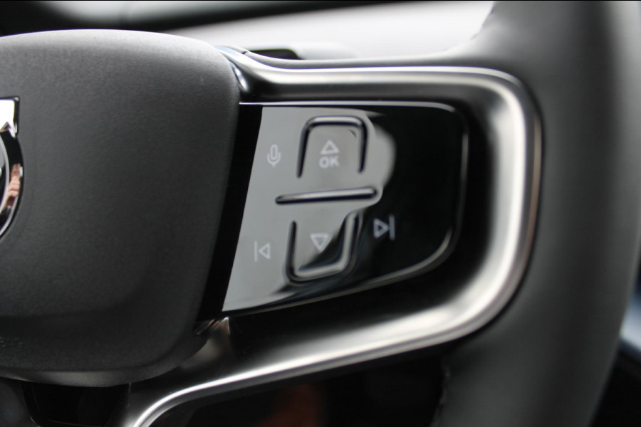 Volvo EX30 Single Motor Extended Range Plus 69 kWh Google services / Adaptieve cruise control / Blis / Parkeersensoren voor en achter met parkeercamera / Getinte ramen