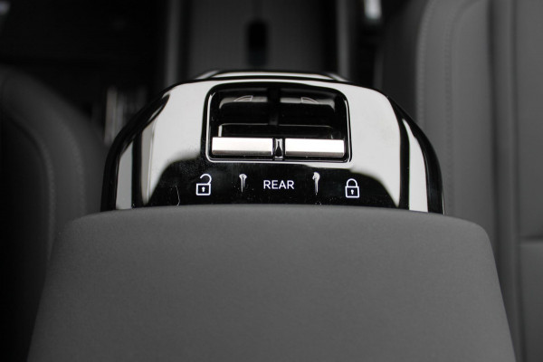 Volvo EX30 Single Motor Extended Range Plus 69 kWh Google services / Adaptieve cruise control / Blis / Parkeersensoren voor en achter met parkeercamera / Getinte ramen