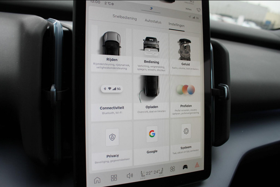 Volvo EX30 Single Motor Extended Range Plus 69 kWh Google services / Adaptieve cruise control / Blis / Parkeersensoren voor en achter met parkeercamera / Getinte ramen