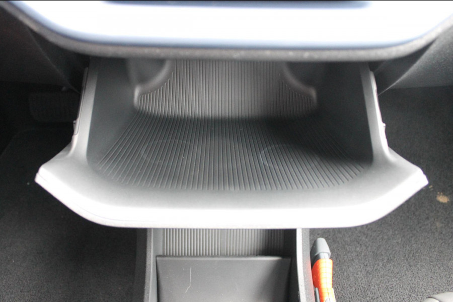 Volvo EX30 Single Motor Extended Range Plus 69 kWh Google services / Adaptieve cruise control / Blis / Parkeersensoren voor en achter met parkeercamera / Getinte ramen