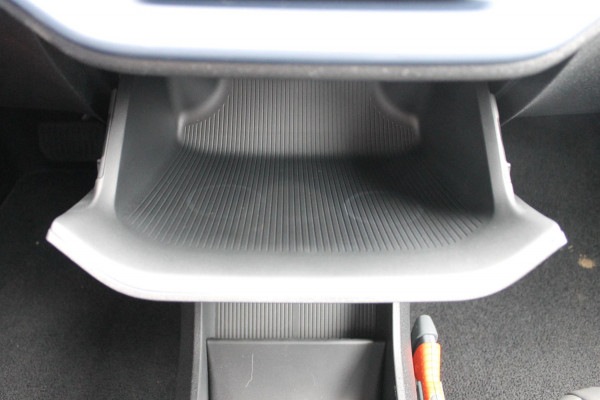 Volvo EX30 Single Motor Extended Range Plus 69 kWh Google services / Adaptieve cruise control / Blis / Parkeersensoren voor en achter met parkeercamera / Getinte ramen