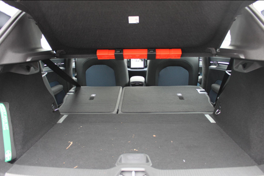 Volvo EX30 Single Motor Extended Range Plus 69 kWh Google services / Adaptieve cruise control / Blis / Parkeersensoren voor en achter met parkeercamera / Getinte ramen