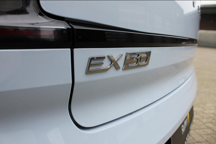 Volvo EX30 Single Motor Extended Range Plus 69 kWh Google services / Adaptieve cruise control / Blis / Parkeersensoren voor en achter met parkeercamera / Getinte ramen