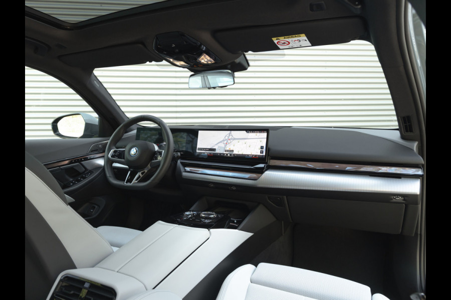 BMW i5 Touring eDrive40 M-Sport Pro - Pano - Onderstel Prof - Bowers & Wilkins