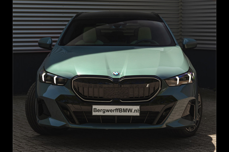 BMW i5 Touring eDrive40 M-Sport Pro - Pano - Onderstel Prof - Bowers & Wilkins
