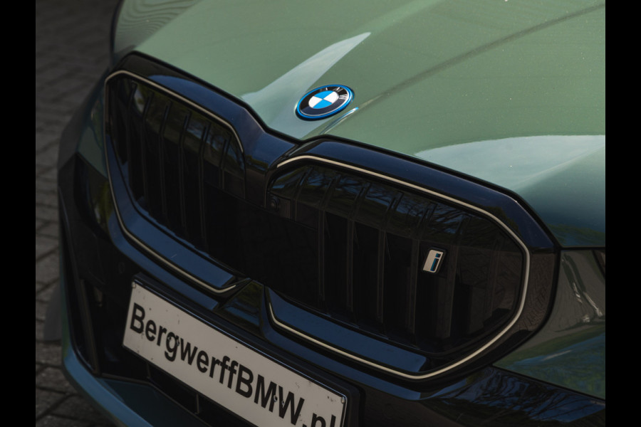 BMW i5 Touring eDrive40 M-Sport Pro - Pano - Onderstel Prof - Bowers & Wilkins