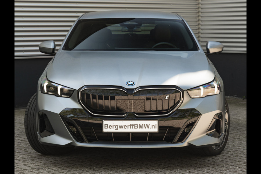BMW i5 xDrive40 M-Sport Pro - Onderstel Prof - Driving Ass Plus - Harman Kardon eDrive40