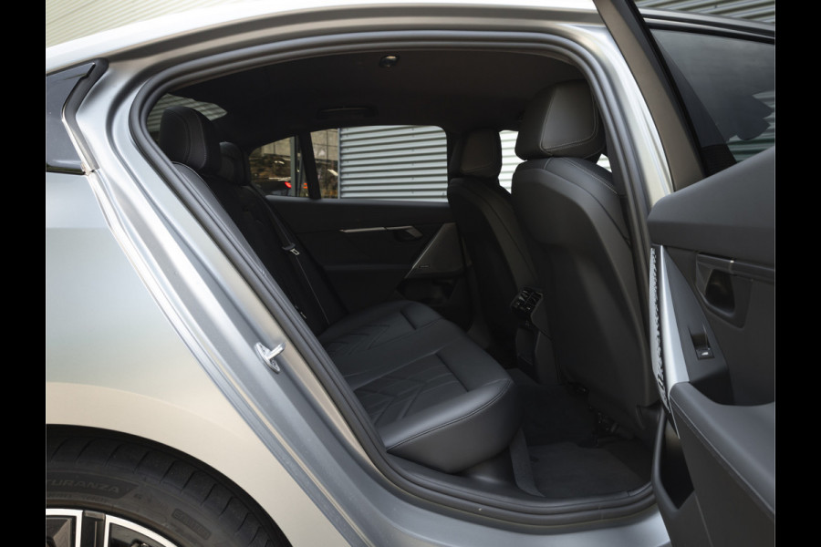 BMW i5 xDrive40 M-Sport Pro - Onderstel Prof - Driving Ass Plus - Harman Kardon eDrive40