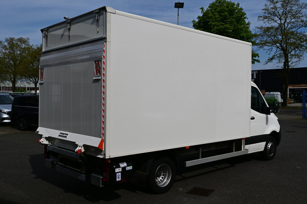 Mercedes-Benz Sprinter 514 CDI Bakwagen met NIEUWE laadklep Airco, MBUX, Geveerde stoel, Stoelverwarming Nieuwe Laadklep 1000kg 180cm Plateau
