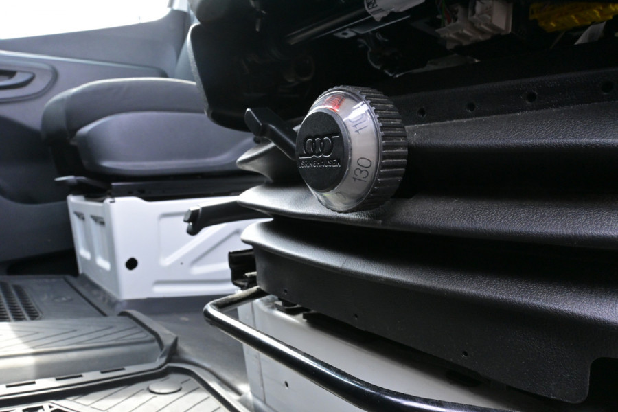 Mercedes-Benz Sprinter 514 CDI Bakwagen met NIEUWE laadklep Airco, MBUX, Geveerde stoel, Stoelverwarming Nieuwe Laadklep 1000kg 180cm Plateau