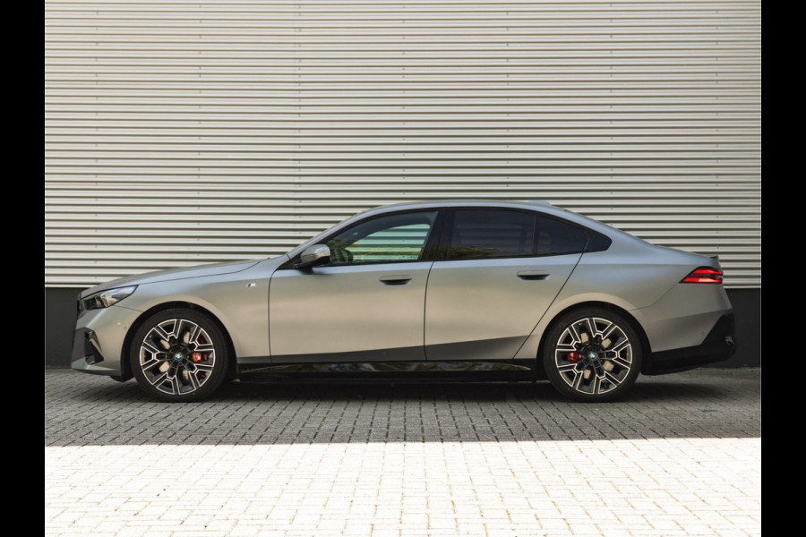 BMW i5 xDrive40 M-Sport Pro - Onderstel Prof - Driving Ass Plus - Harman Kardon eDrive40